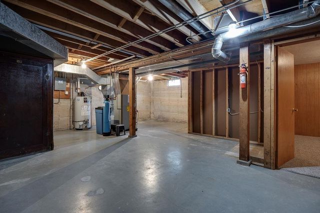 6133 River Road, Waunakee, WI 53597