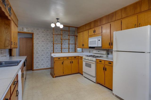 6133 River Road, Waunakee, WI 53597