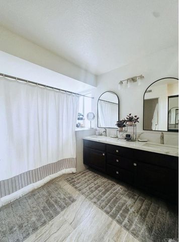 1984 Casablanca Court, Vista, CA 92081