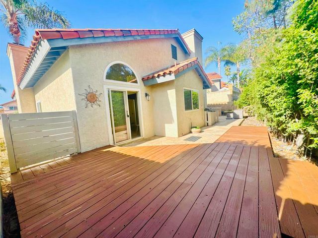 1984 Casablanca Court, Vista, CA 92081