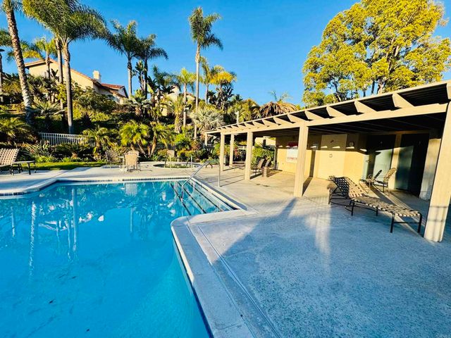 1984 Casablanca Court, Vista, CA 92081