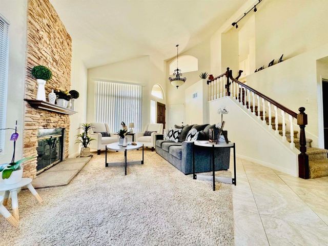 1984 Casablanca Court, Vista, CA 92081