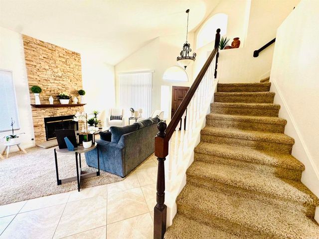 1984 Casablanca Court, Vista, CA 92081