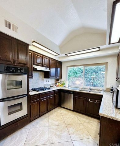 1984 Casablanca Court, Vista, CA 92081