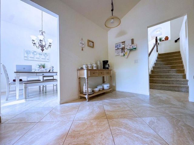 1984 Casablanca Court, Vista, CA 92081