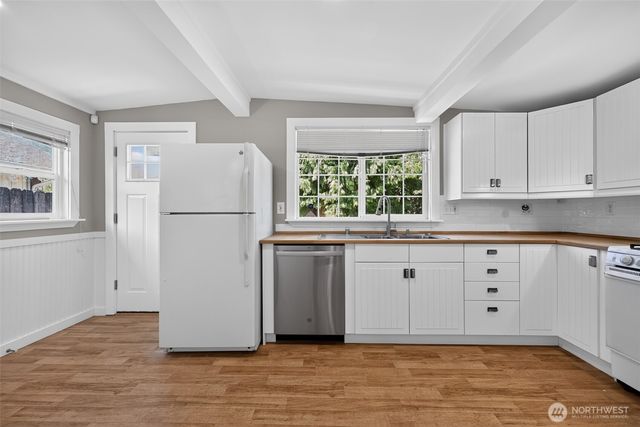 7768 14th Avenue SW, Seattle, WA 98106