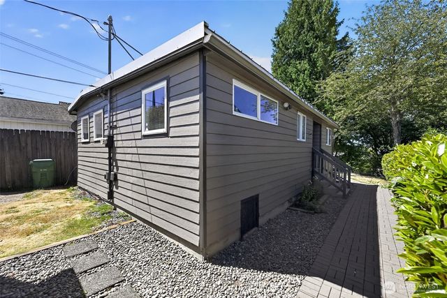 7768 14th Avenue SW, Seattle, WA 98106