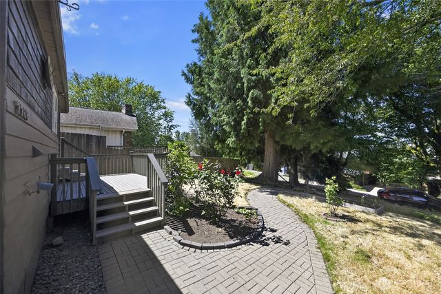 7768 14th Avenue SW, Seattle, WA 98106