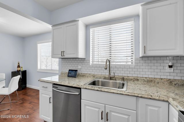 375 Middlewood Road, Middletown, NJ 07748