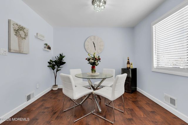 375 Middlewood Road, Middletown, NJ 07748