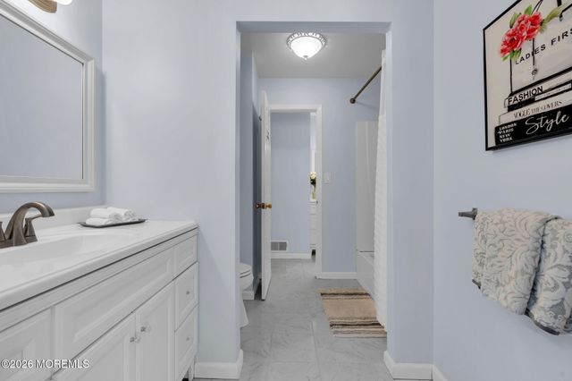 375 Middlewood Road, Middletown, NJ 07748