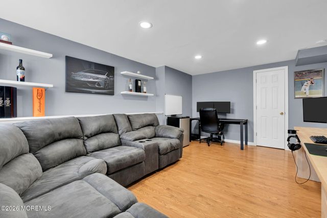 375 Middlewood Road, Middletown, NJ 07748