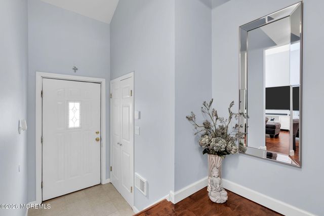 375 Middlewood Road, Middletown, NJ 07748