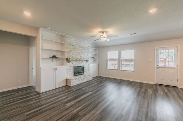 2120 Gill Star Drive, Haslet, TX 76052