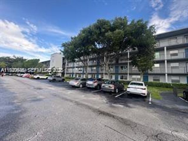 13550 SW 6th Ct 113A, Pembroke Pines, FL 33027