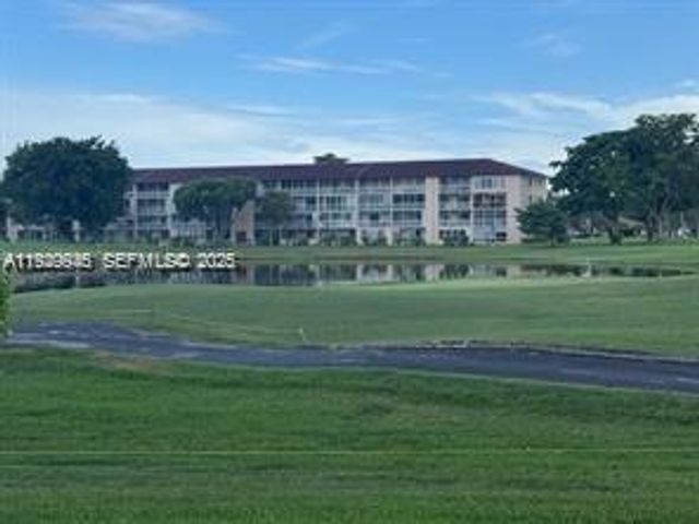 13550 SW 6th Ct 113A, Pembroke Pines, FL 33027