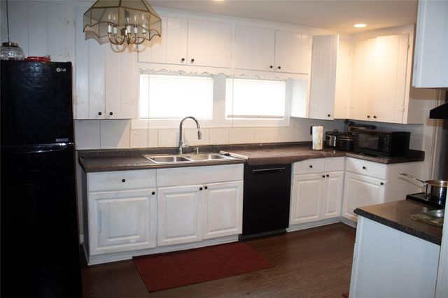 138 S Pecan Drive, Texas City, TX 77591