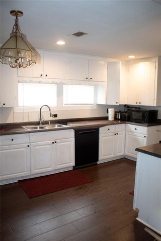 138 S Pecan Drive, Texas City, TX 77591