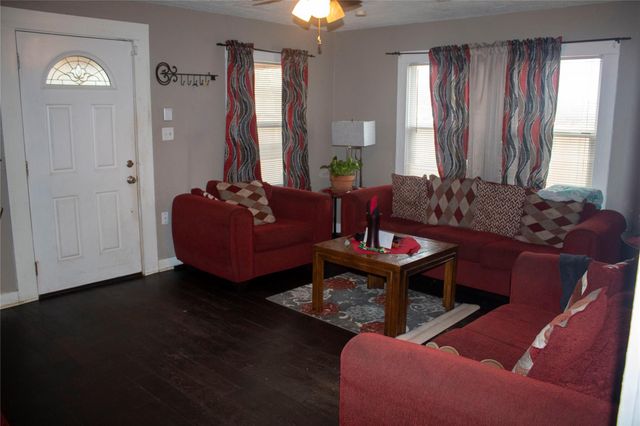 138 S Pecan Drive, Texas City, TX 77591