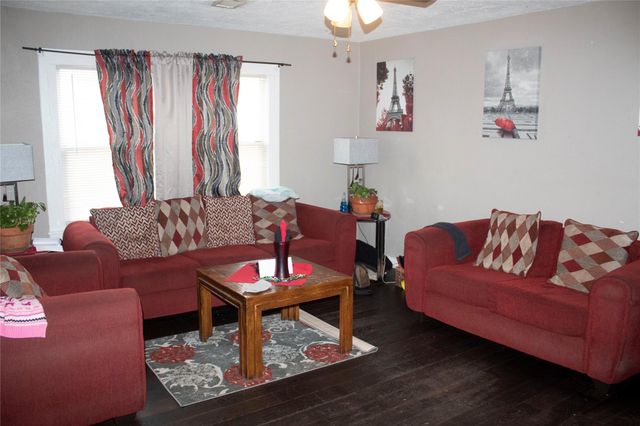 138 S Pecan Drive, Texas City, TX 77591