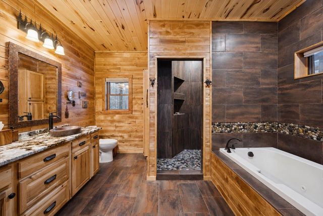 11966 W Snowy Owl Lane, Hayward, WI 54843