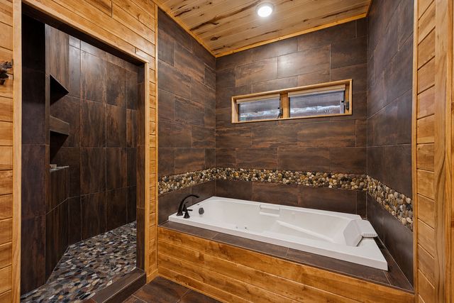 11966 W Snowy Owl Lane, Hayward, WI 54843