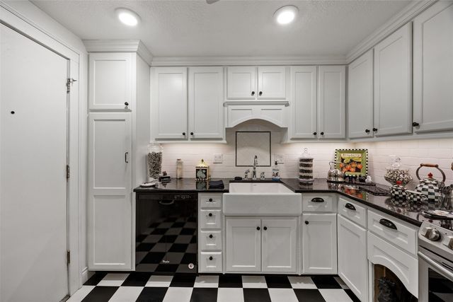 2135 1st Avenue SE 115, Cedar Rapids, IA 52402