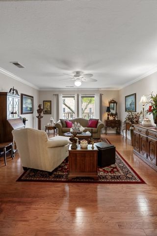 2135 1st Avenue SE 115, Cedar Rapids, IA 52402