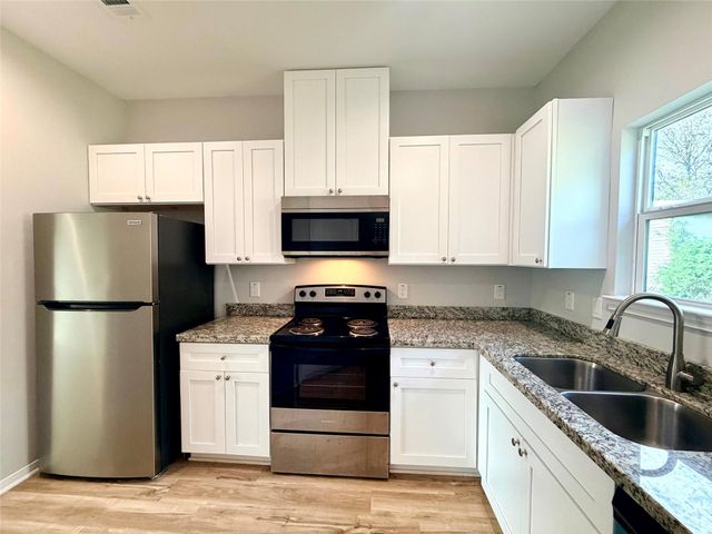 502 Ross Sterling Avenue A, Anahuac, TX 77514