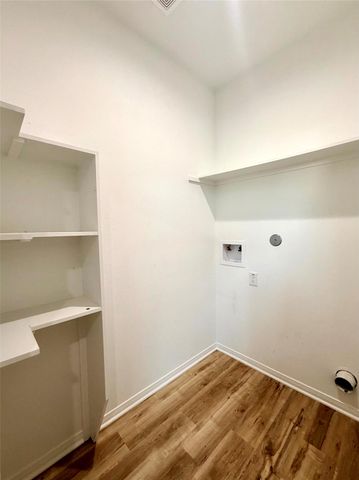 502 Ross Sterling Avenue A, Anahuac, TX 77514