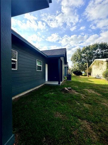 502 Ross Sterling Avenue A, Anahuac, TX 77514