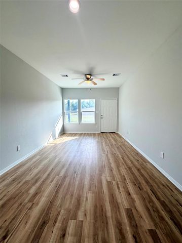 502 Ross Sterling Avenue A, Anahuac, TX 77514