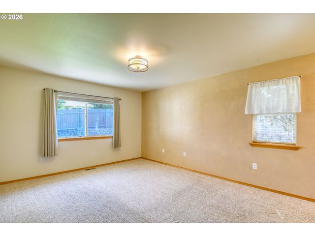 1614 Sw 3RD St, Pendleton, OR 97801