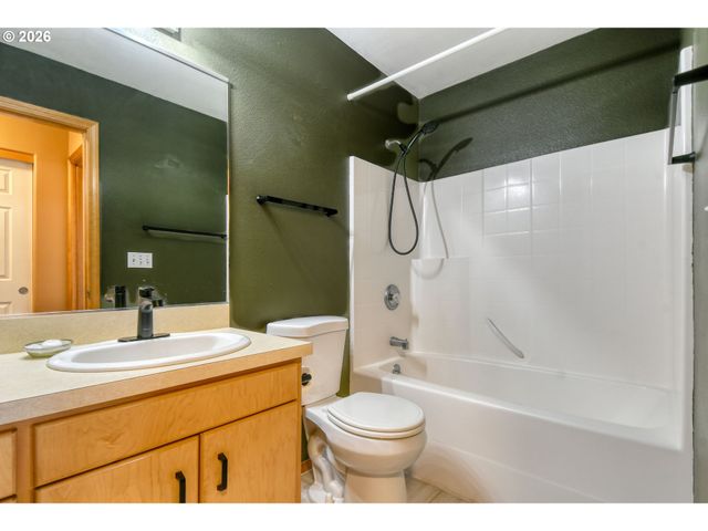 1614 Sw 3RD St, Pendleton, OR 97801
