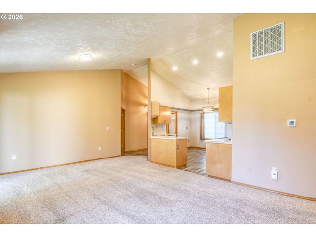 1614 Sw 3RD St, Pendleton, OR 97801
