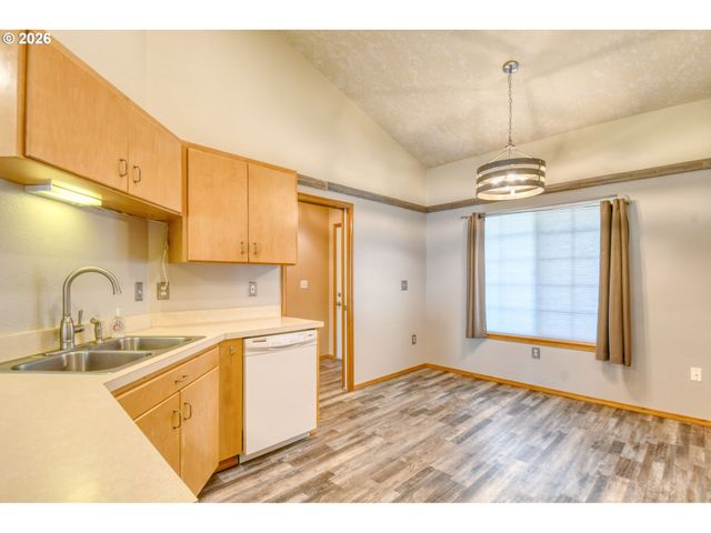 1614 Sw 3RD St, Pendleton, OR 97801