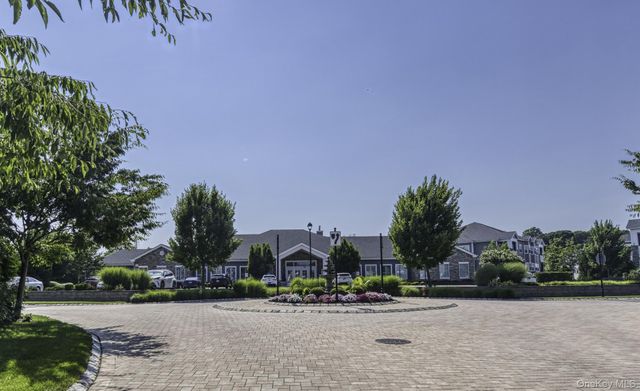 178 Summer Circle, East Northport, NY 11731