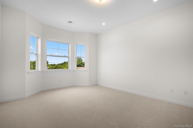 178 Summer Circle, East Northport, NY 11731