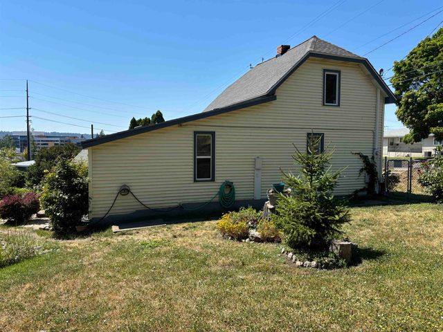2030 N Perry St, Spokane, WA 99207