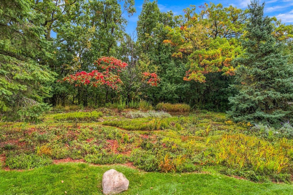 5 Summit, North Oaks, MN 55127 — exterior