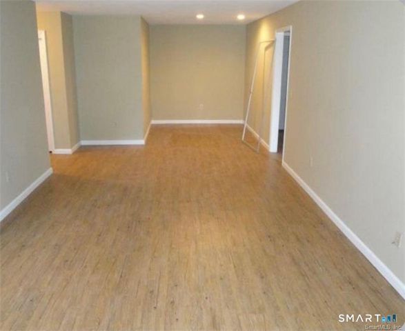 136 Deer Hill Avenue B12, Danbury, CT 06810