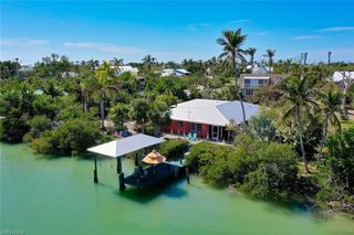 6076 Castaways LN, Sanibel, FL 33957