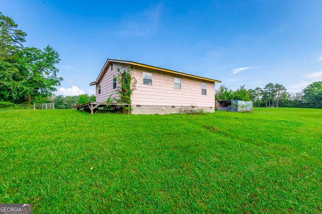 77 Bolton Road, Trenton, GA 30752