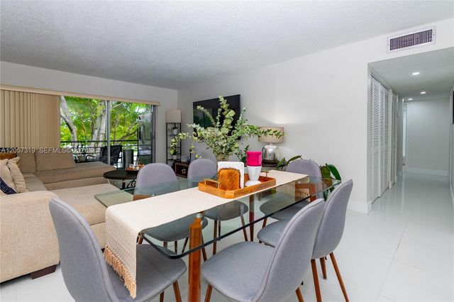 469 N Pine Island Road B308, Plantation, FL 33324