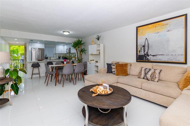 469 N Pine Island Road B308, Plantation, FL 33324