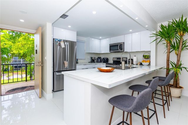 469 N Pine Island Road B308, Plantation, FL 33324