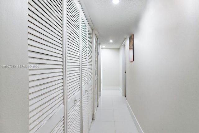469 N Pine Island Road B308, Plantation, FL 33324