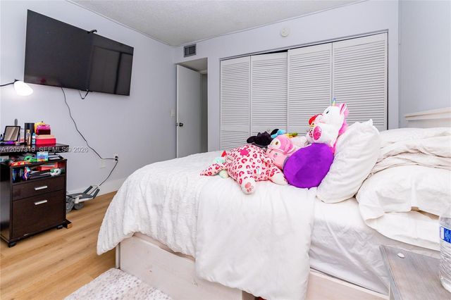 469 N Pine Island Road B308, Plantation, FL 33324