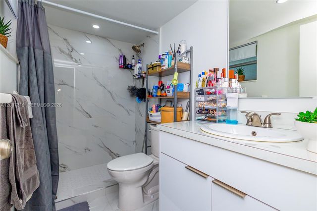 469 N Pine Island Road B308, Plantation, FL 33324