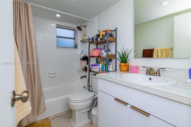 469 N Pine Island Road B308, Plantation, FL 33324